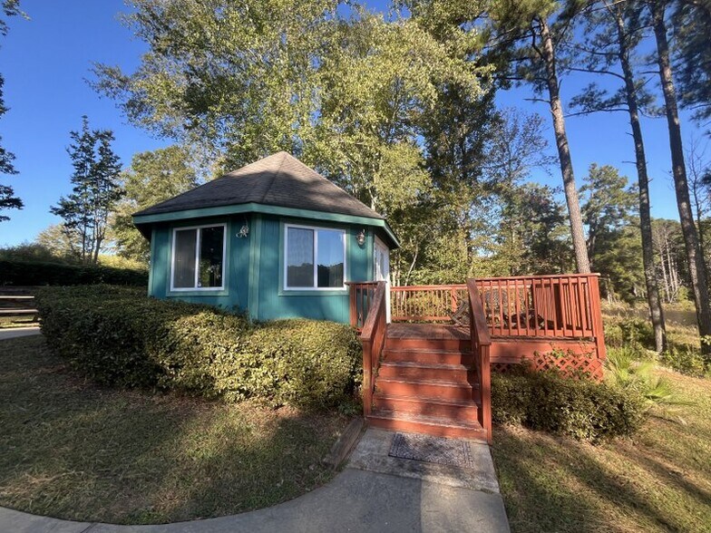 More Photos Of 460 Aerodrome Way, Griffin Land For Sale