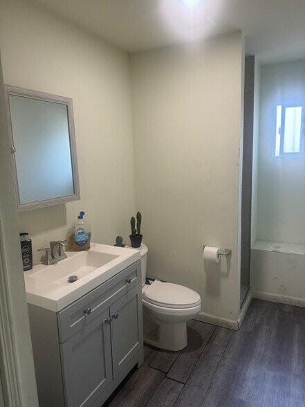 More Photos Of 10986 Vulcan St, South Gate Contractor Storage Yard For Lease