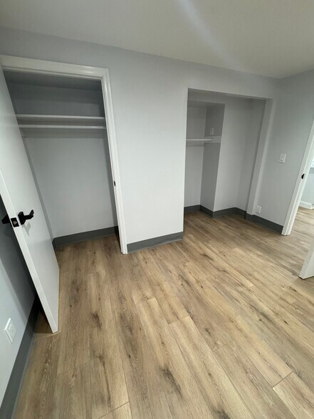 More Photos Of 21604 Union Tpke, Hollis Hills Office For Sale