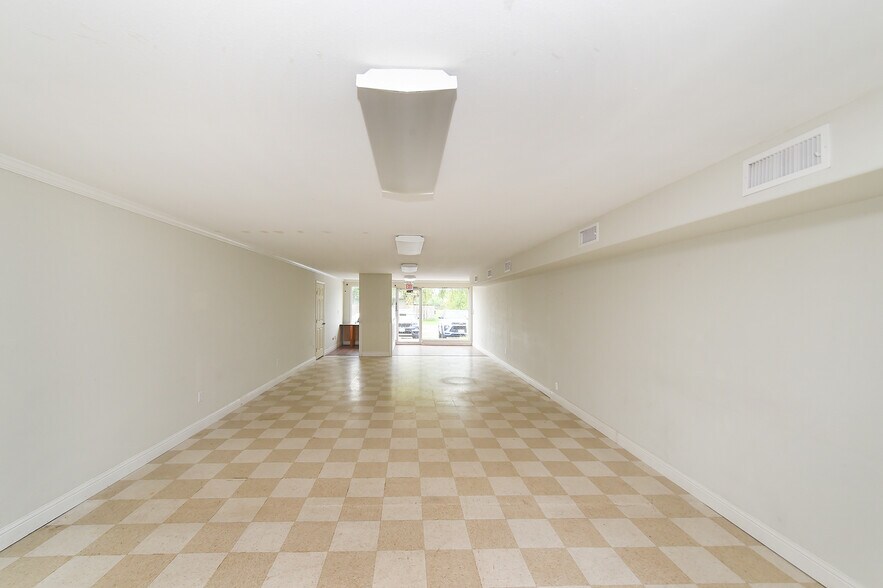 More Photos Of 2736 Dallas Ave, Ingleside Unknown For Lease