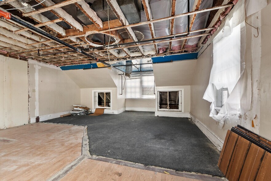 More Photos Of 172 Hanover St, Portsmouth Restaurant For Sale