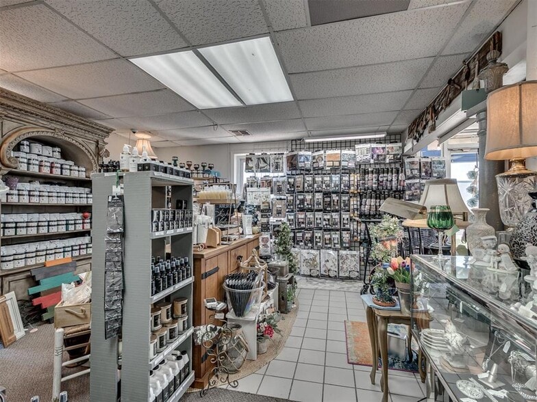 More Photos Of 6726 NW 38th St, Bethany Office For Sale