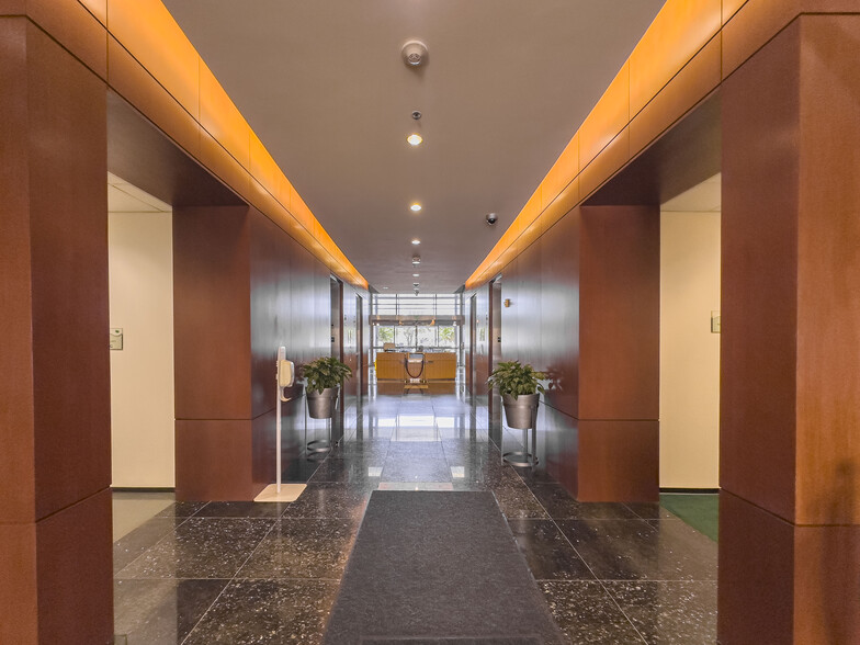 More Photos Of 9999 Bellaire Blvd, Houston Medical For Lease