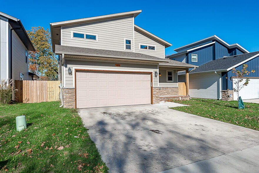 More Photos Of 1225 E Paragon, Springfield Specialty For Sale