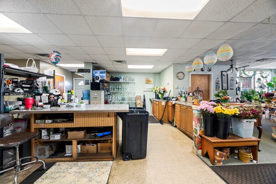 More Photos Of 136 Stelton Rd, Piscataway Freestanding For Lease