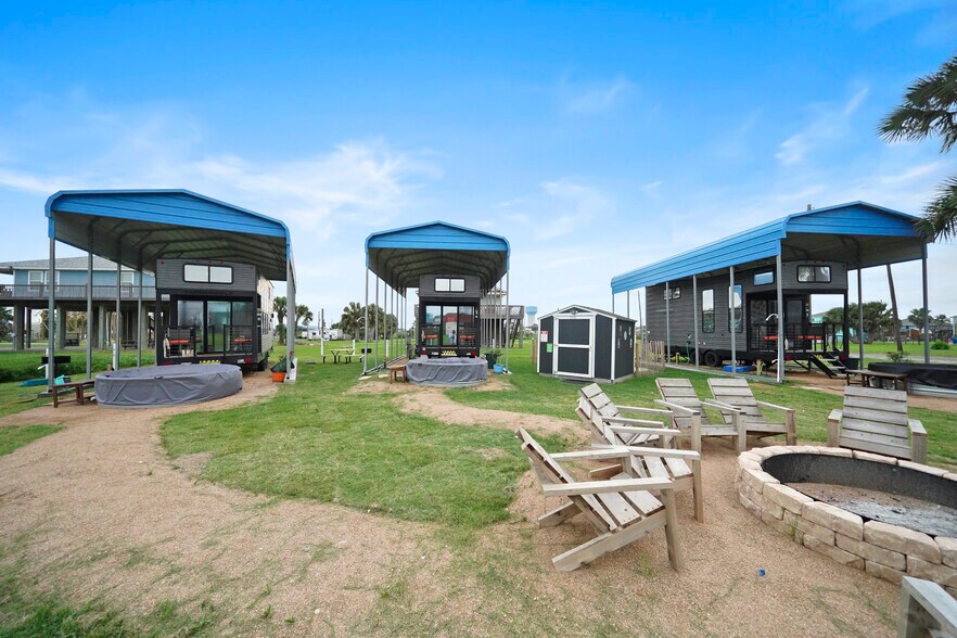 More Photos Of 1845 Oleander, Crystal Beach Trailer Camper Park For Sale