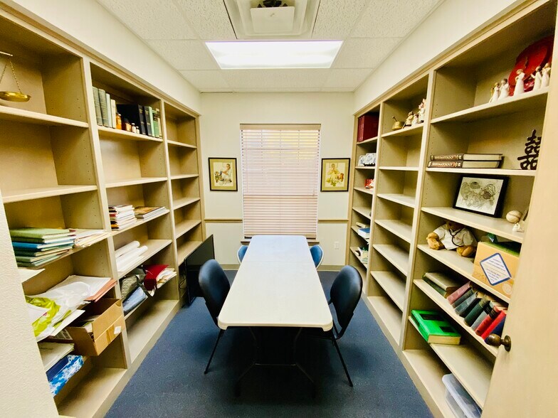 More Photos Of 901 Loop 337, New Braunfels Medical For Lease