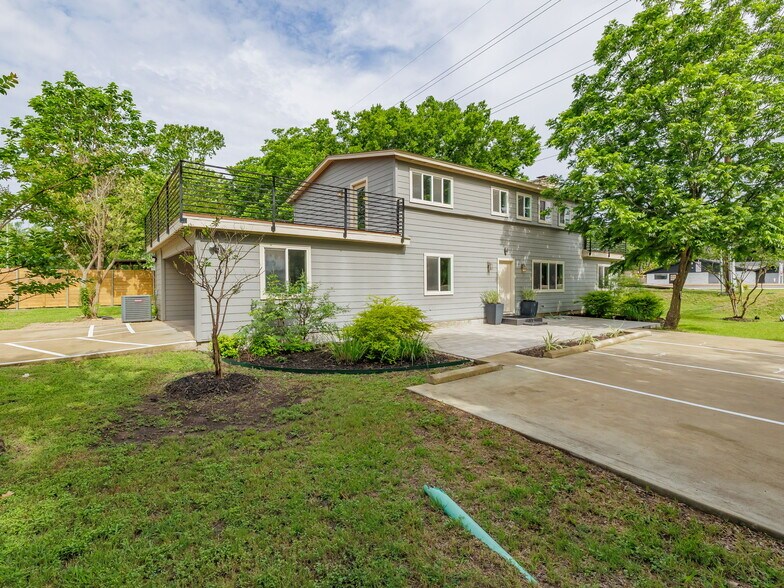 More Photos Of 1115 W Slaughter Ln, Austin Office Residential For Lease