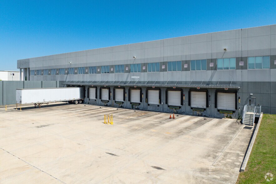 More Photos Of 1611 Clovis Barker Rd, San Marcos Manufacturing For Lease