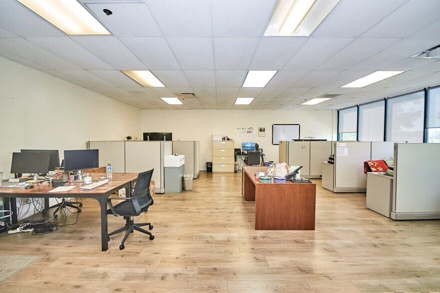 More Photos Of 560 S Melrose St, Placentia Warehouse For Lease