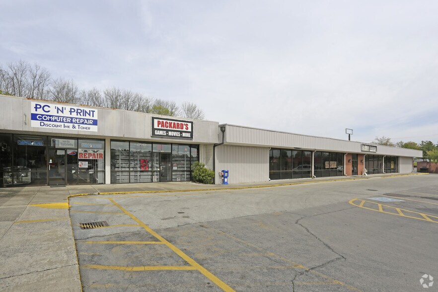 Primary Photo Of 216-246 S Illinois Ave, Oak Ridge General Retail For Sale