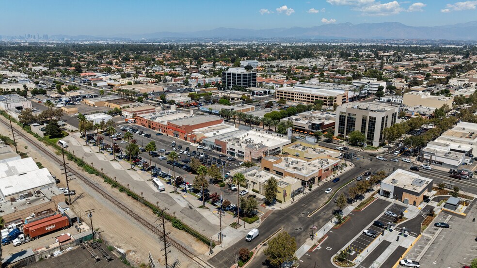 More Photos Of 8266 Firestone Blvd, Downey Restaurant For Lease