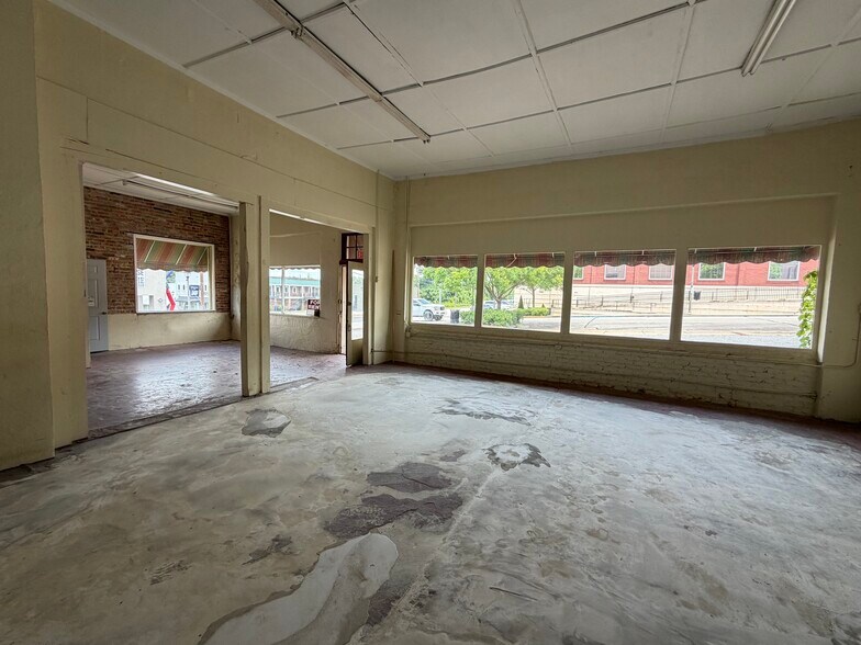 More Photos Of 137 W Main St, Manchester Office For Sale