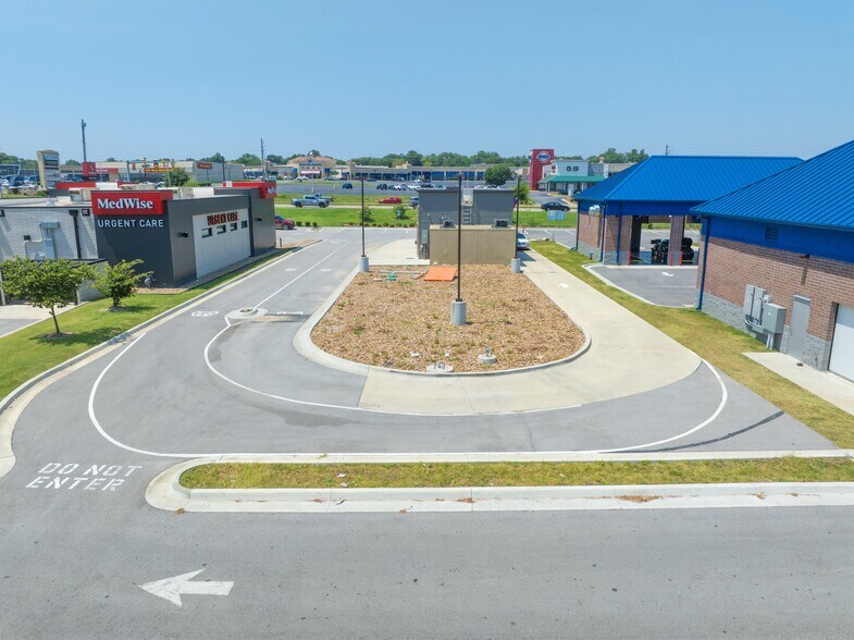 More Photos Of 6701 S Memorial Dr, Tulsa Fast Food For Sale