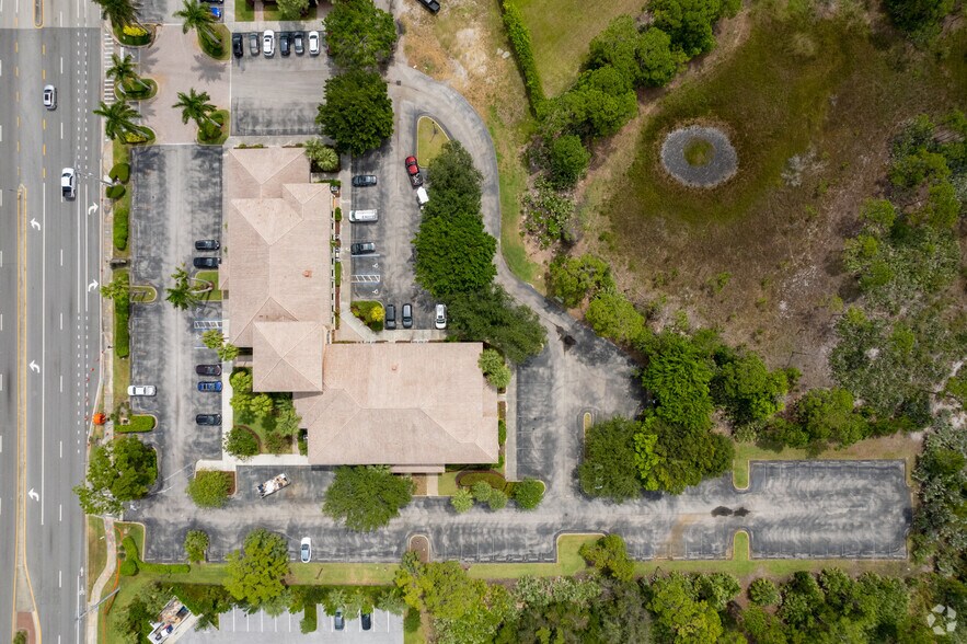 More Photos Of 700-760 SE Indian St, Stuart Office For Lease