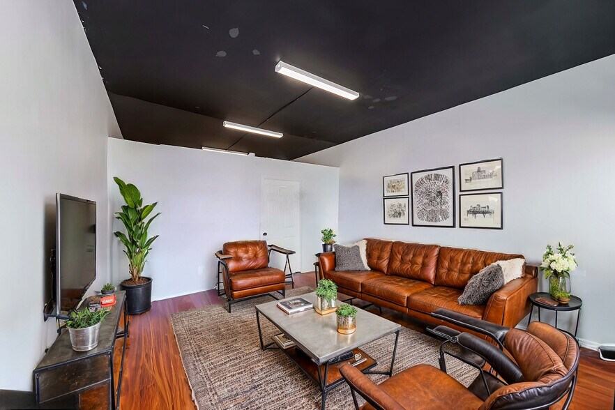 More Photos Of 830 S Hoover St, Los Angeles Storefront Retail Office For Sale