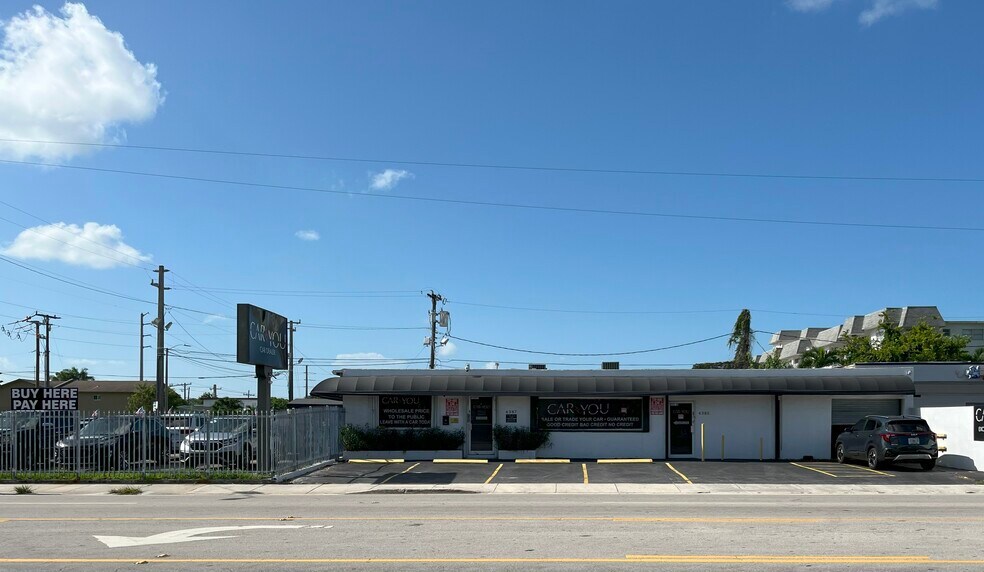 More Photos Of 4385 NW 7th St, Miami Storefront Retail Office For Lease