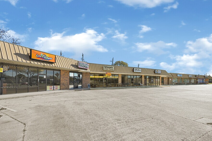 More Photos Of 4307 Red Bluff Rd, Pasadena Unknown For Lease