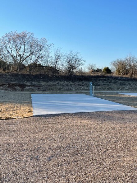 More Photos Of 5860 N FM 51, Weatherford Trailer Camper Park For Sale