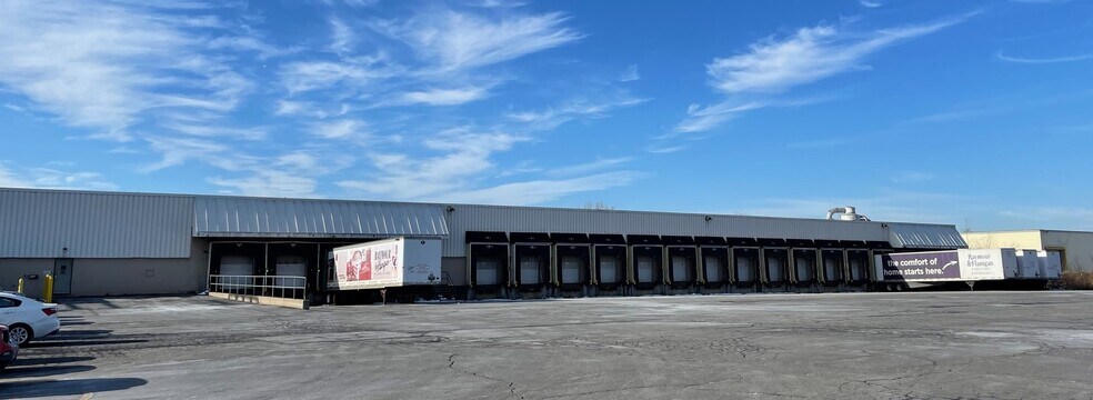 More Photos Of 7272 Morgan Rd, Liverpool Warehouse For Lease