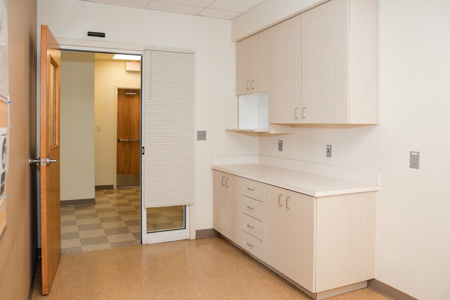 More Photos Of 101B Villa Dr, Daphne Medical For Lease