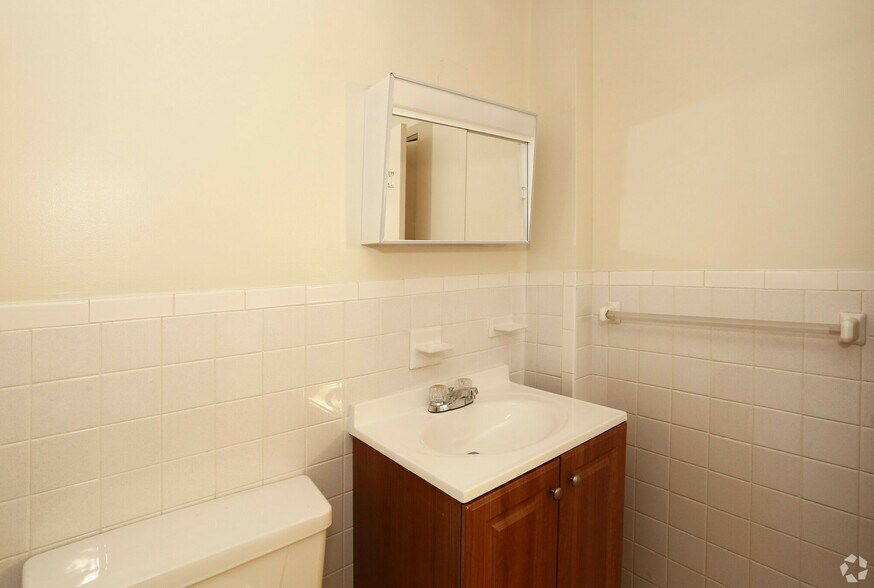 More Photos Of 71 Catlin St, Meriden Multifamily For Sale