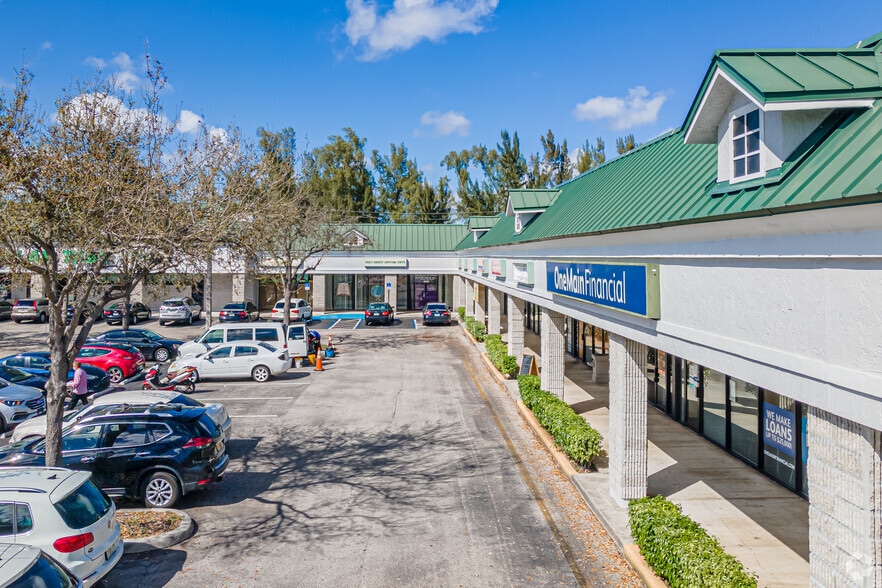 More Photos Of 920-1020 W Hallandale Beach Blvd, Hallandale Beach Freestanding For Lease