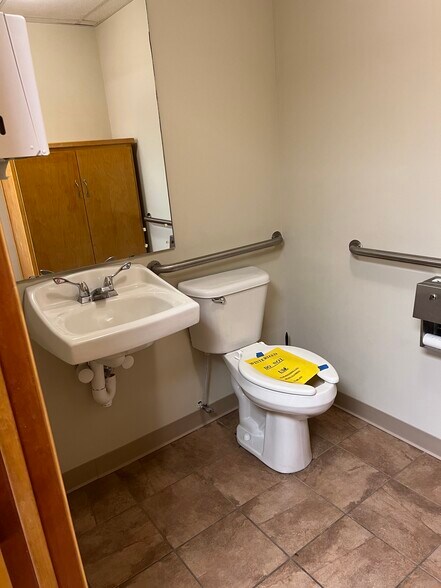 More Photos Of 30667 State Highway 413, Galena Office For Lease