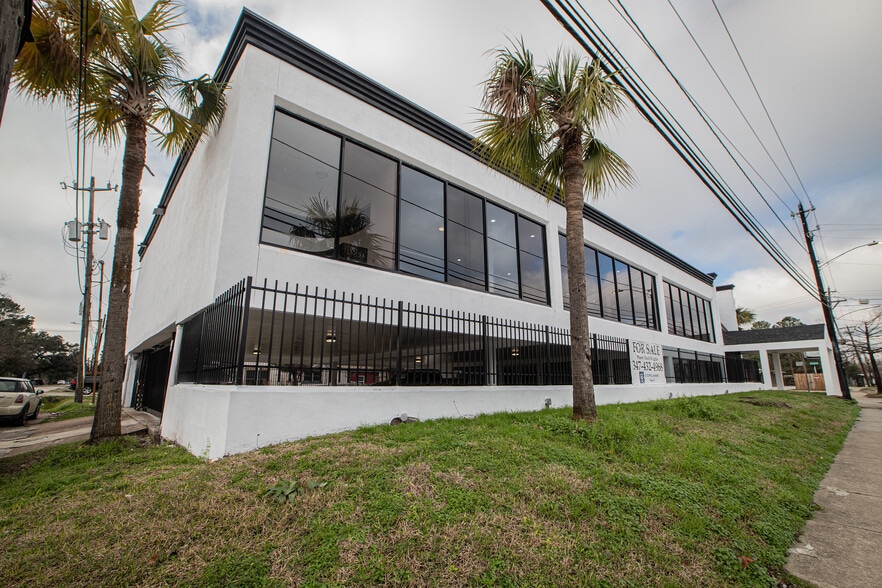 More Photos Of 802 Crosstimbers, Houston General Retail For Sale