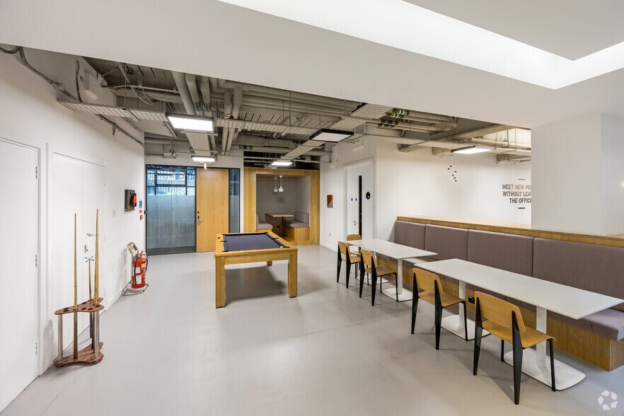 More Photos Of 35 New Broad St, London Coworking Space