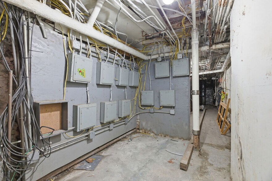 More Photos Of 900 N Alvord St, Syracuse Apartments For Sale