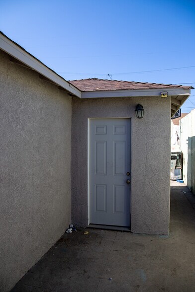 More Photos Of 2913 Illinois Ave, South Gate Apartments For Sale