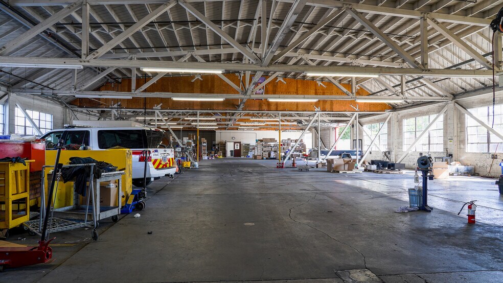 More Photos Of 930 S A St, Santa Rosa Freestanding For Lease