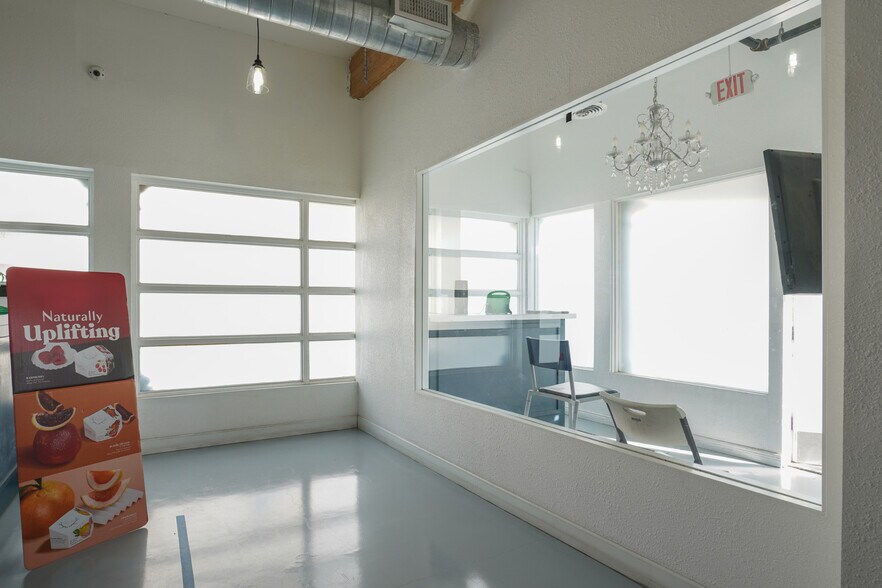 More Photos Of 353 S Palm Canyon Dr, Palm Springs Medical For Sale