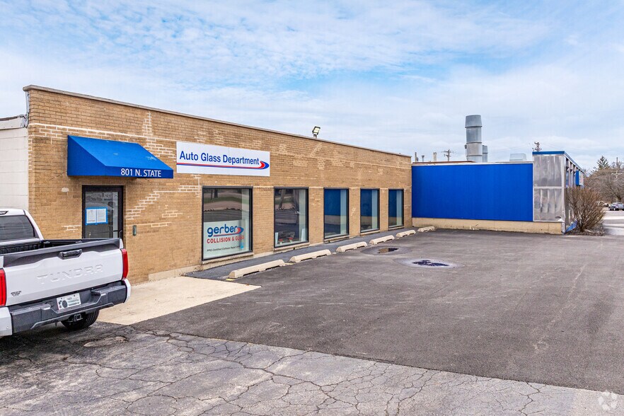 More Photos Of 801-805 N State St, Elgin Warehouse For Lease