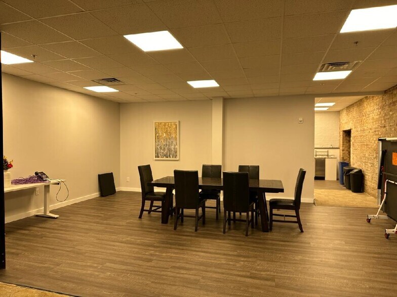 More Photos Of 510-512 Broad St, Rome Office For Sale