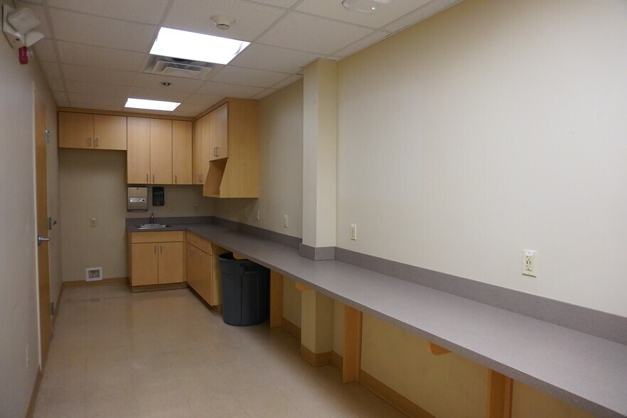 More Photos Of 11416 N 56th St, Tampa Medical For Lease