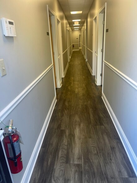 More Photos Of 300 Corporate Center Ct, Stockbridge Medical For Lease