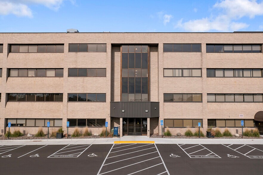 More Photos Of 9801 S Dupont Ave, Bloomington Office For Lease