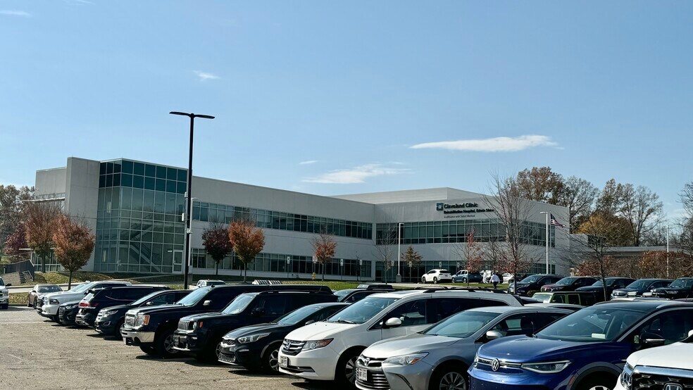 More Photos Of 4141 Heritage Center Dr, Copley Freestanding For Sale