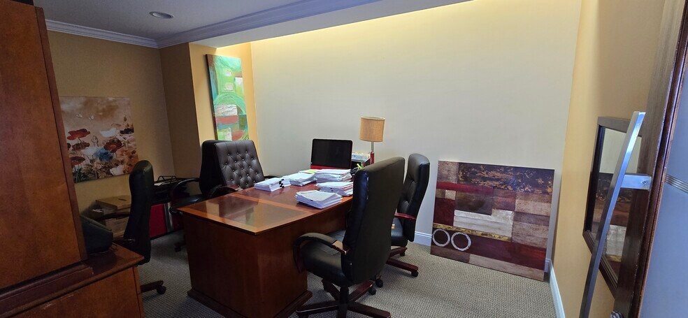 More Photos Of 7201-7211 Hanover Pky, Greenbelt Office Residential For Lease