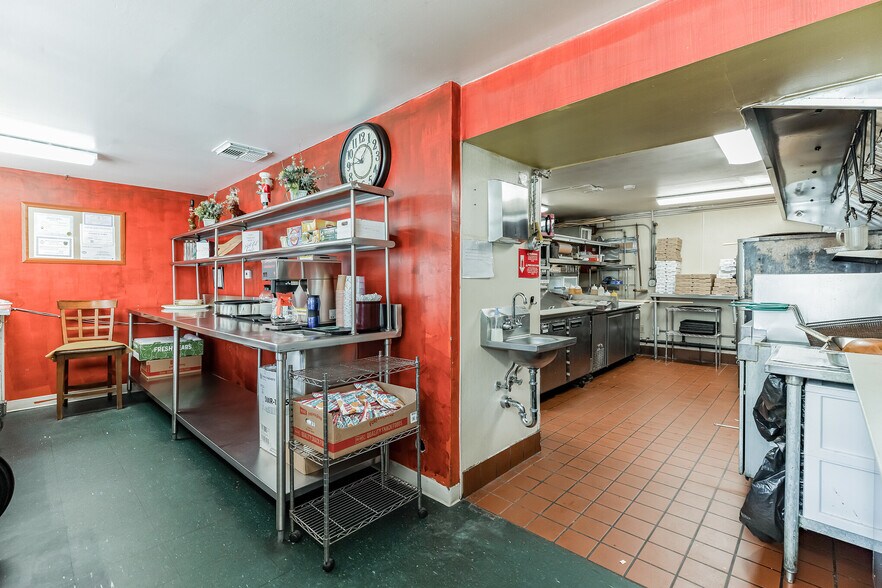 More Photos Of 116 White Horse Pike, Chesilhurst Freestanding For Sale