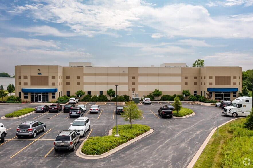 More Photos Of 255 Madsen Dr, Bloomingdale Warehouse For Lease