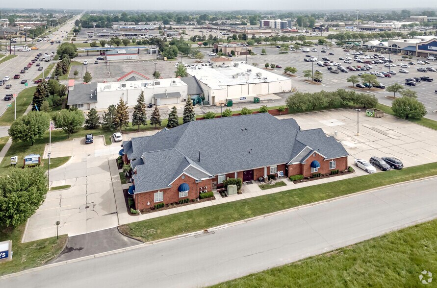Primary Photo Of 44720 Hayes Rd, Clinton Township Medical For Sale