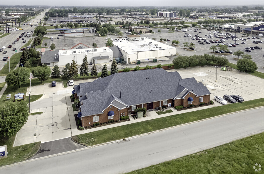 More Photos Of 44720 Hayes Rd, Clinton Township Medical For Lease