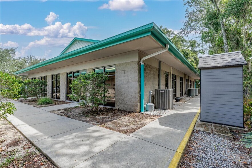 More Photos Of 2231 W Highway 44, Inverness Medical For Sale