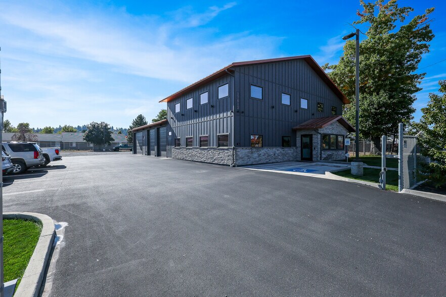 More Photos Of 17612 E Sprague Ave, Spokane Valley Office For Sale