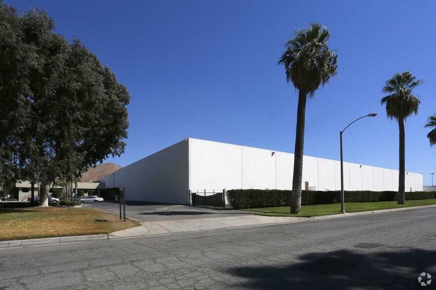 Primary Photo Of 1400 Marlborough Ave, Riverside Distribution For Sale