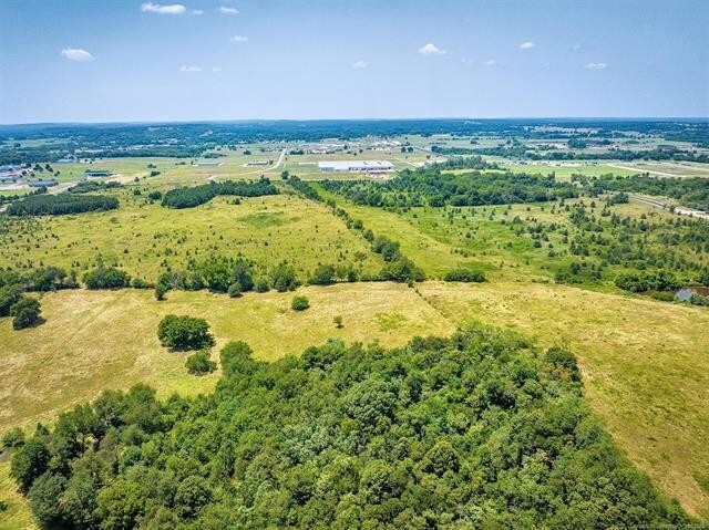 More Photos Of 7 Mathis Park Dr, Tahlequah Dormitory For Sale