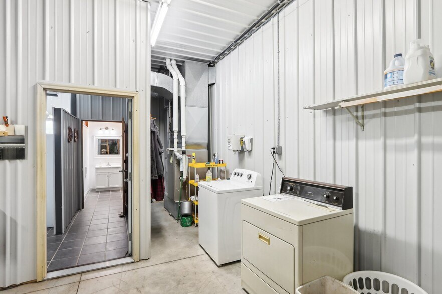 More Photos Of 680 Enterprise Dr, Lake Mills Freestanding For Lease